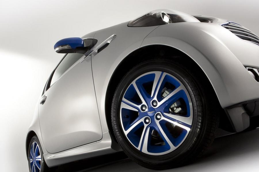 Детали экстерьера Aston Martin Cygnet Cygnet & Colette 2011 года  (фото 5 из 29)